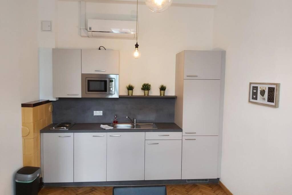 Lovely New 2 Bedroom Near Hannovamarkt 비엔나 외부 사진